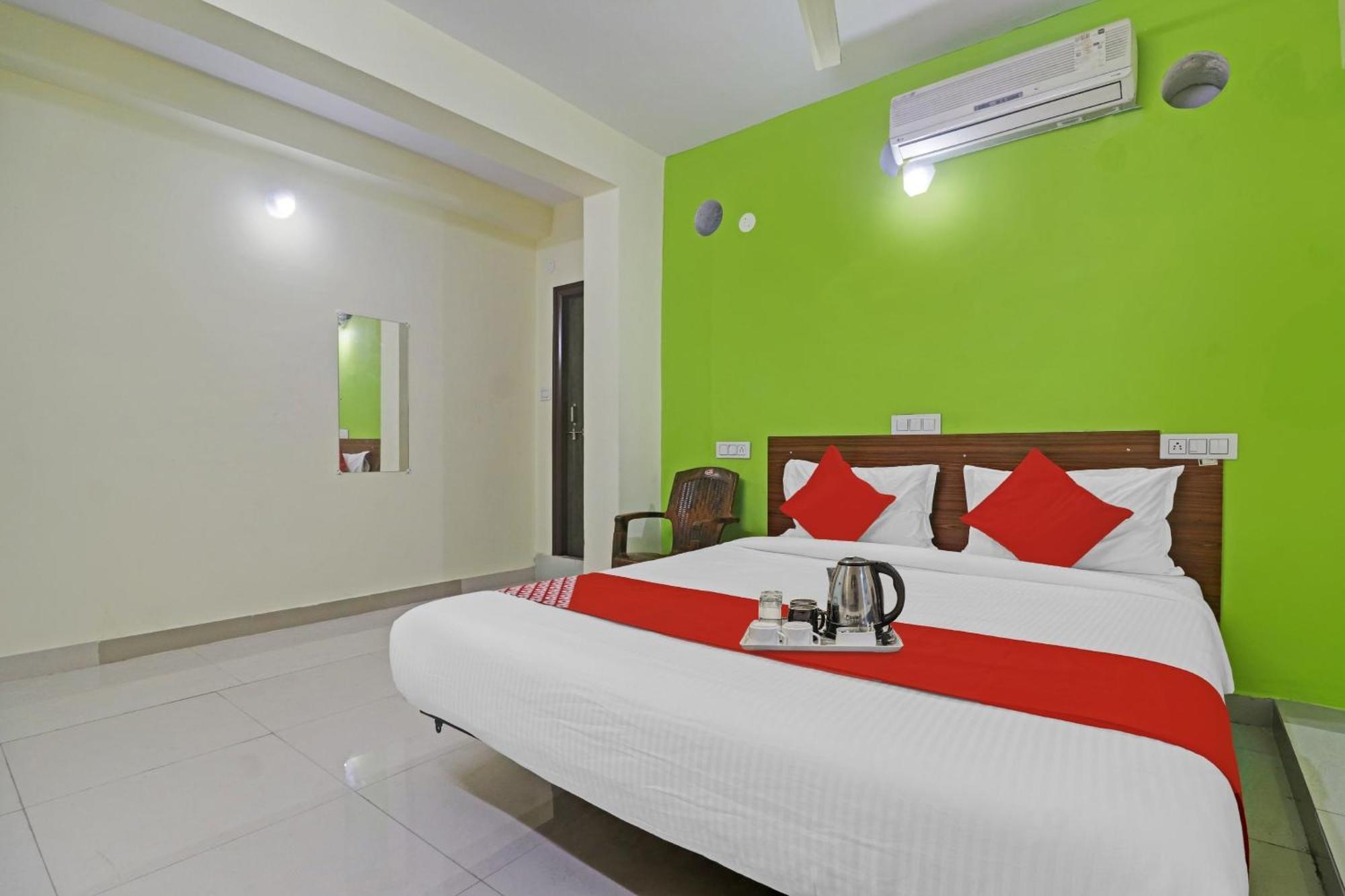 Super Hotel O Dk Reddy Square Hyderabad Esterno foto