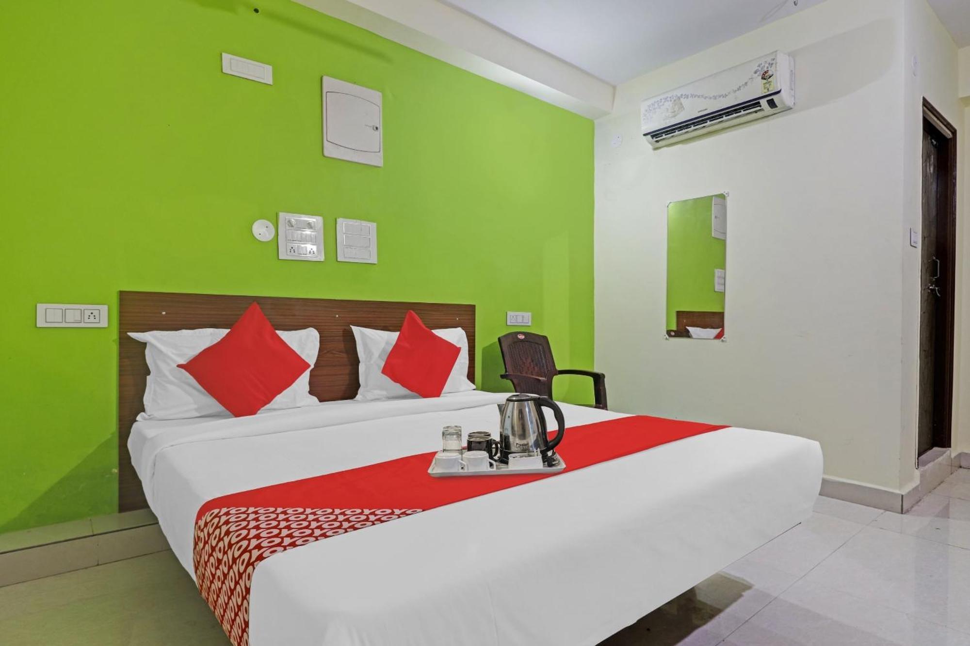 Super Hotel O Dk Reddy Square Hyderabad Esterno foto