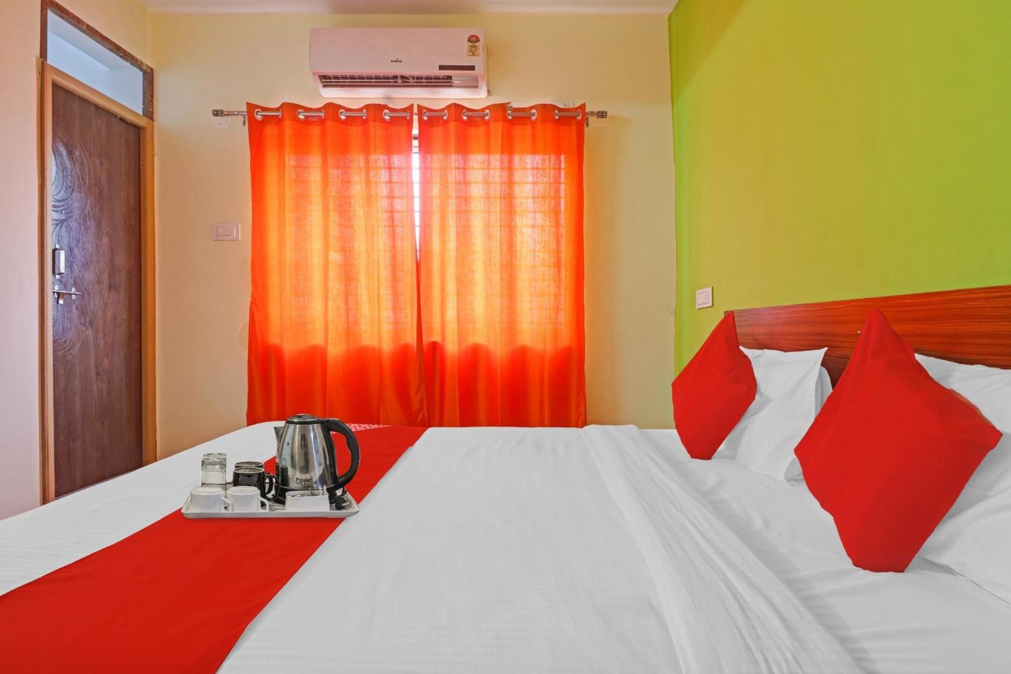 Super Hotel O Dk Reddy Square Hyderabad Esterno foto
