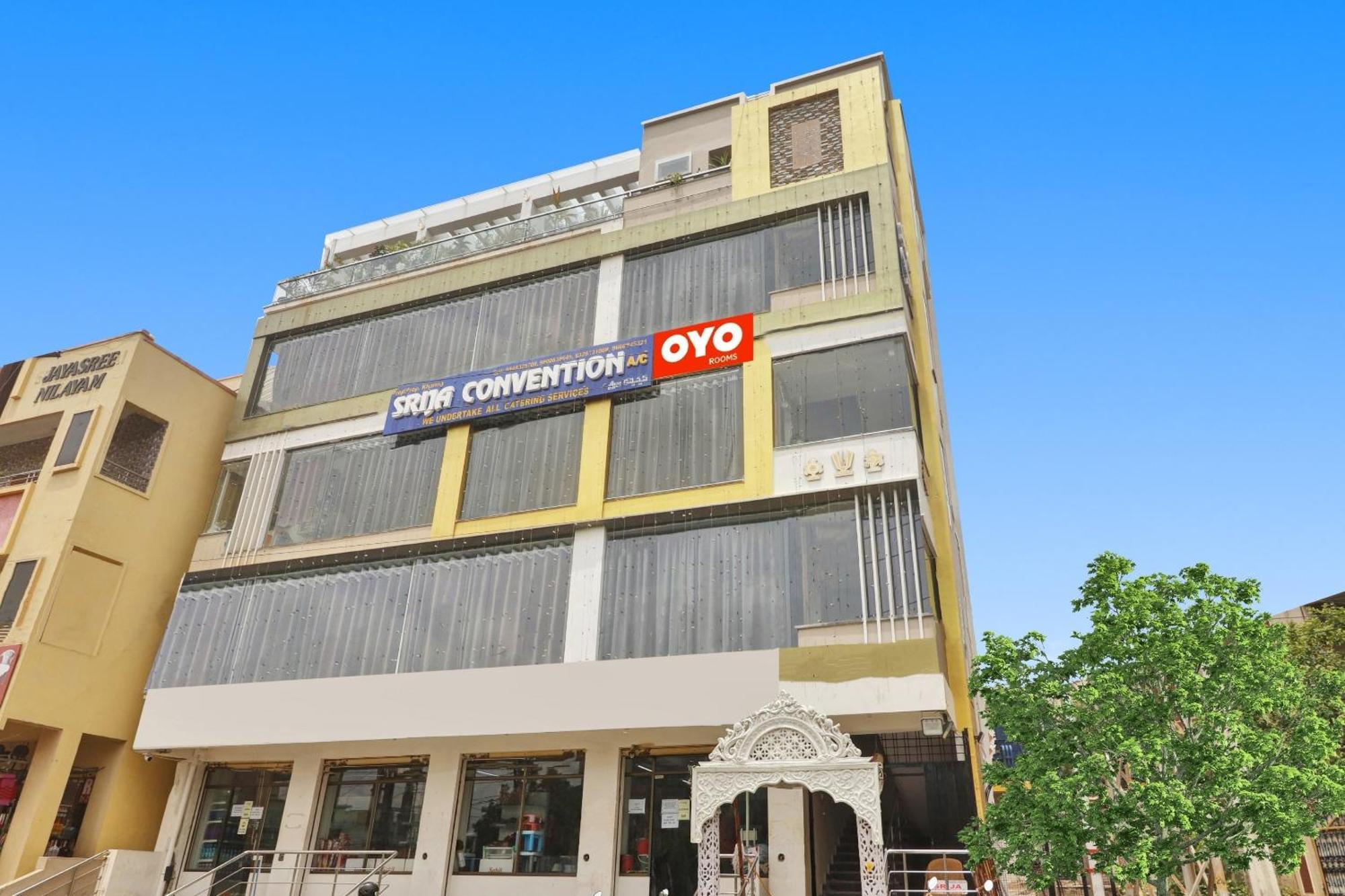 Super Hotel O Dk Reddy Square Hyderabad Esterno foto