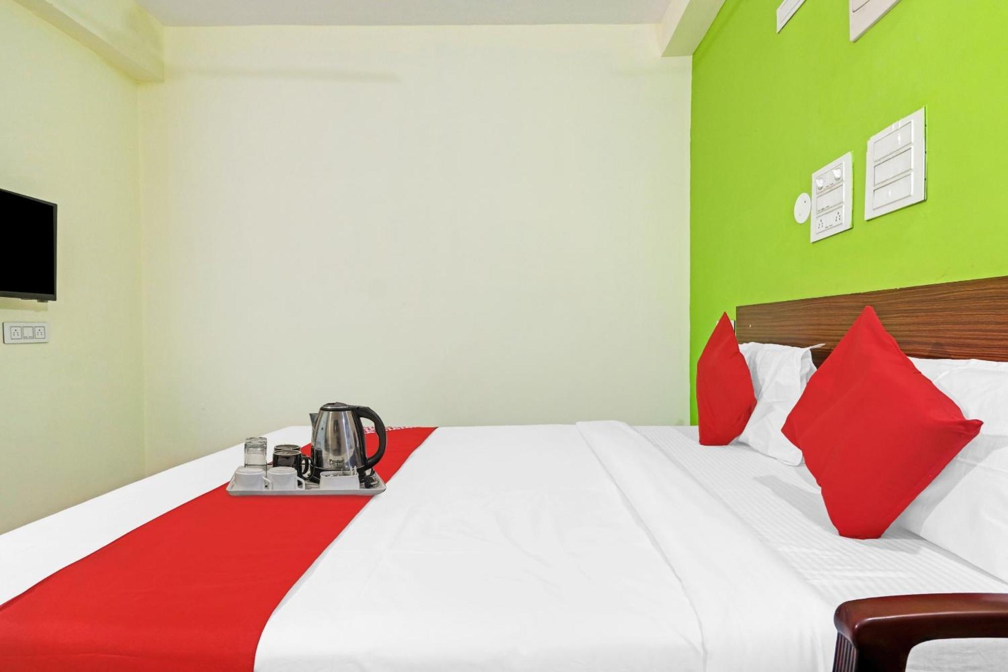 Super Hotel O Dk Reddy Square Hyderabad Esterno foto