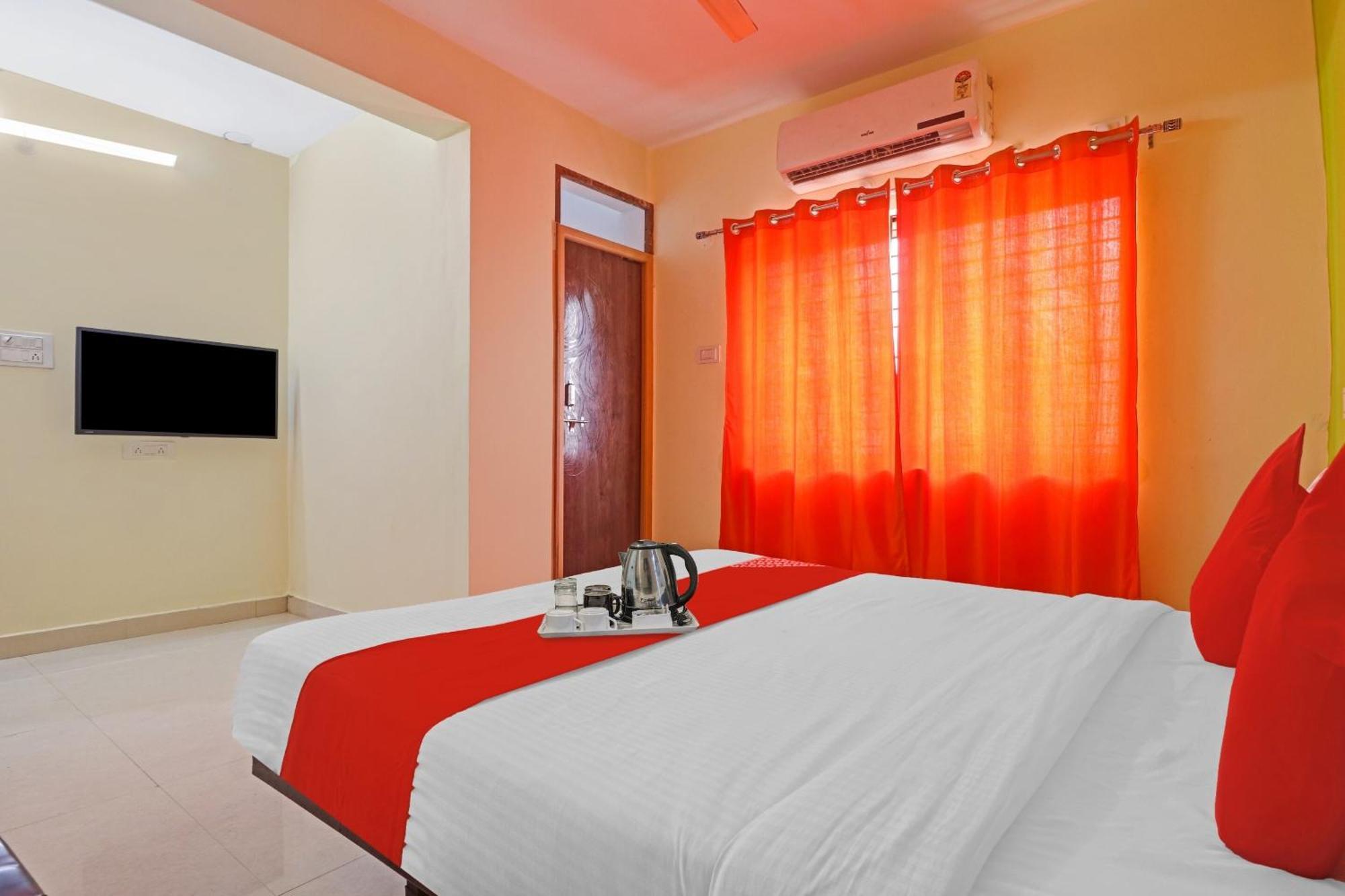Super Hotel O Dk Reddy Square Hyderabad Esterno foto